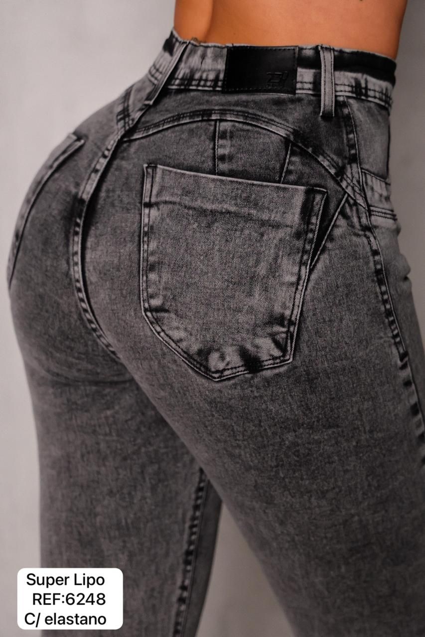 Jeans Modelo Skinny con Faja Interior